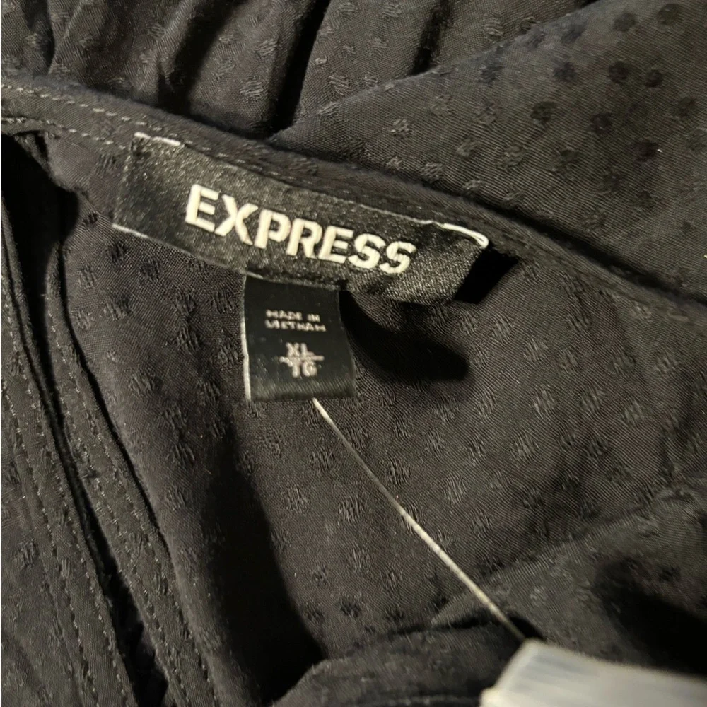 NWT Express Romper - Picture 3 of 8